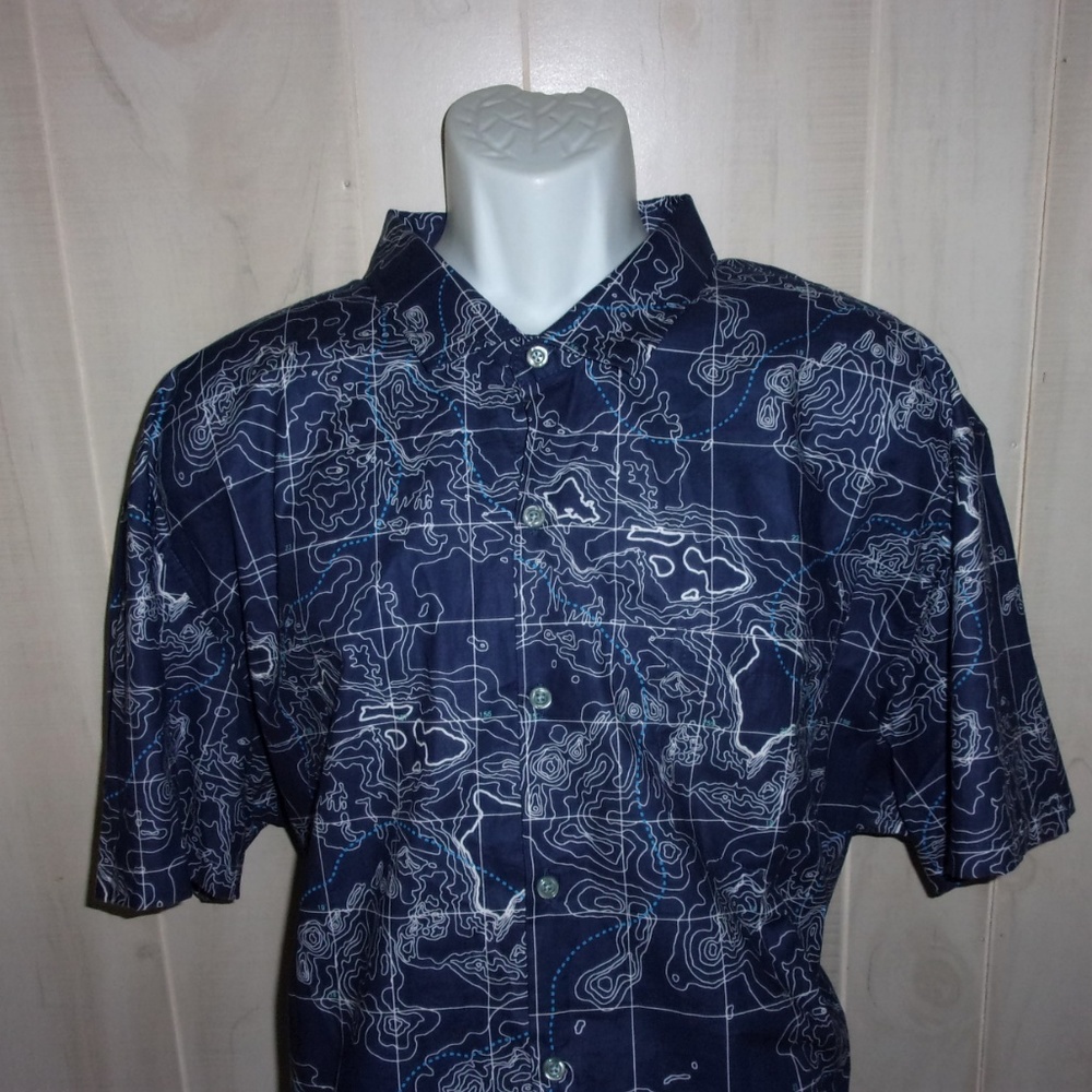 Tori Richards Hawaiian Shirt - Picture 2 of 4